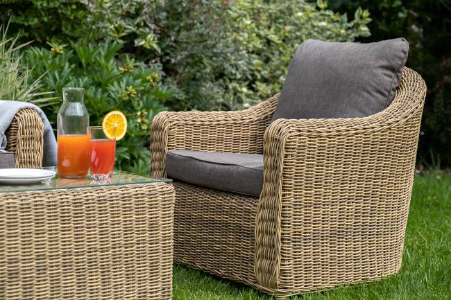 "Кон Панна" столик журнальный из искусственного ротанга, цвет соломенный "Кон Панна" столик журнальный из искусственного ротанга, цвет соломенный