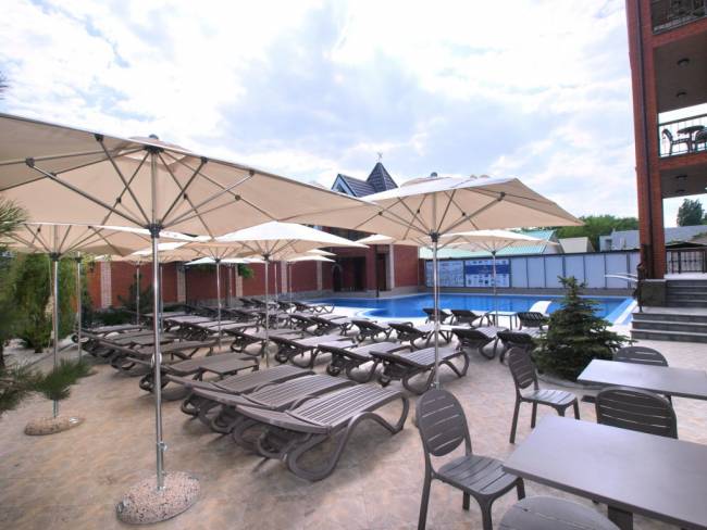 Шезлонг-лежак пластиковый Tropico тортора 1700-1945х690х910 мм