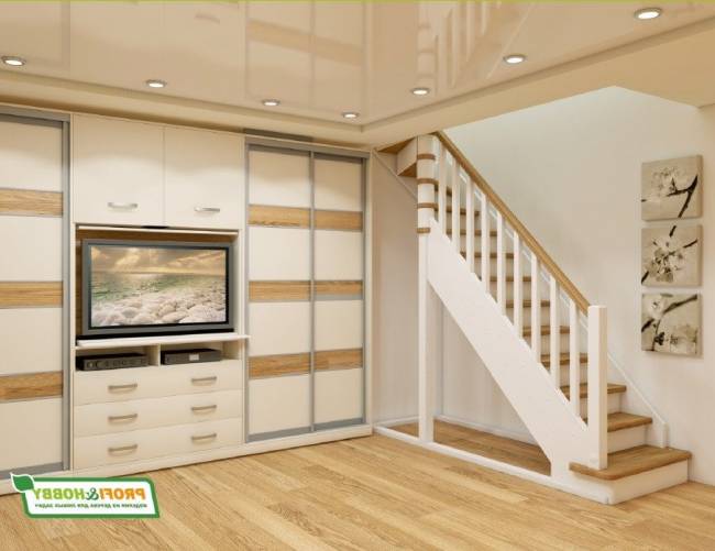 Деревянная лестница ЛС-215м под покраску